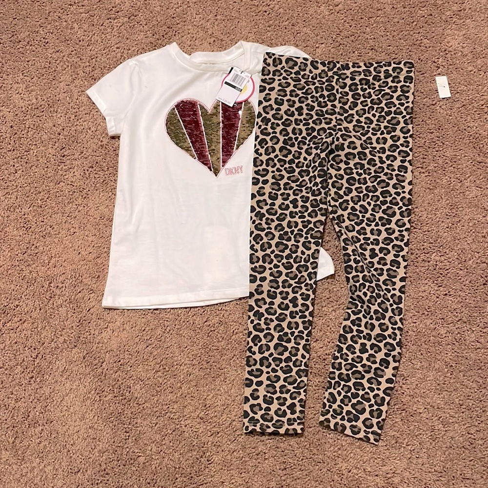 Girl set size 8 New with tag